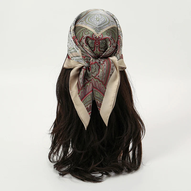 Boho Satin Seidentuch Damen – Quadratisches Kopftuch mit Blumen & Tropenmuster