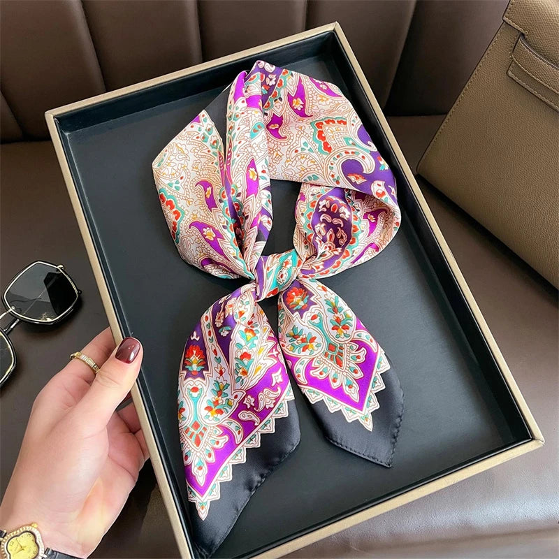 Luxuriöses Satin-Seidentuch Damen – Quadratisches Markentuch mit Blumenmuster