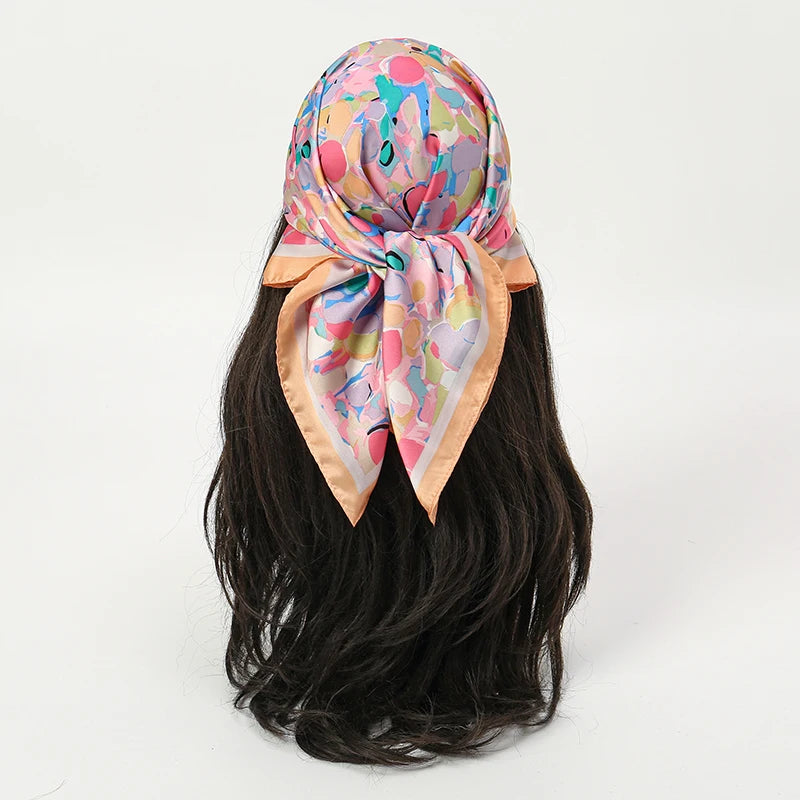 Boho Satin Seidentuch Damen – Quadratisches Kopftuch mit Blumen & Tropenmuster