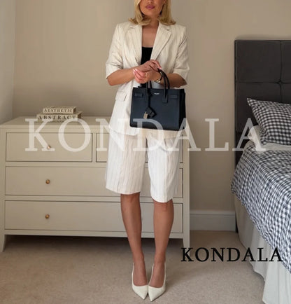 Trendiges Blazer-Set mit Streifenmuster & Gürtel – Blazer & Shorts für den Sommer